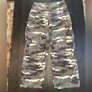 Wild Fable Camouflage Cargo Pants Size Medium